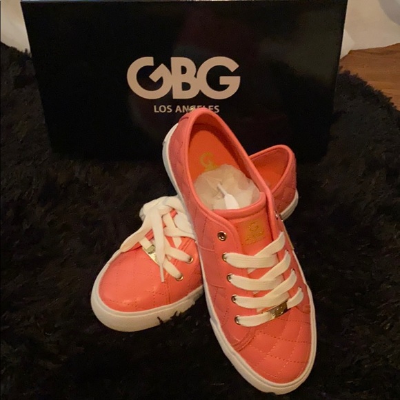 GBG Los Angeles Women's Backer Lace-Up Sneakers - Picture 1 of 7